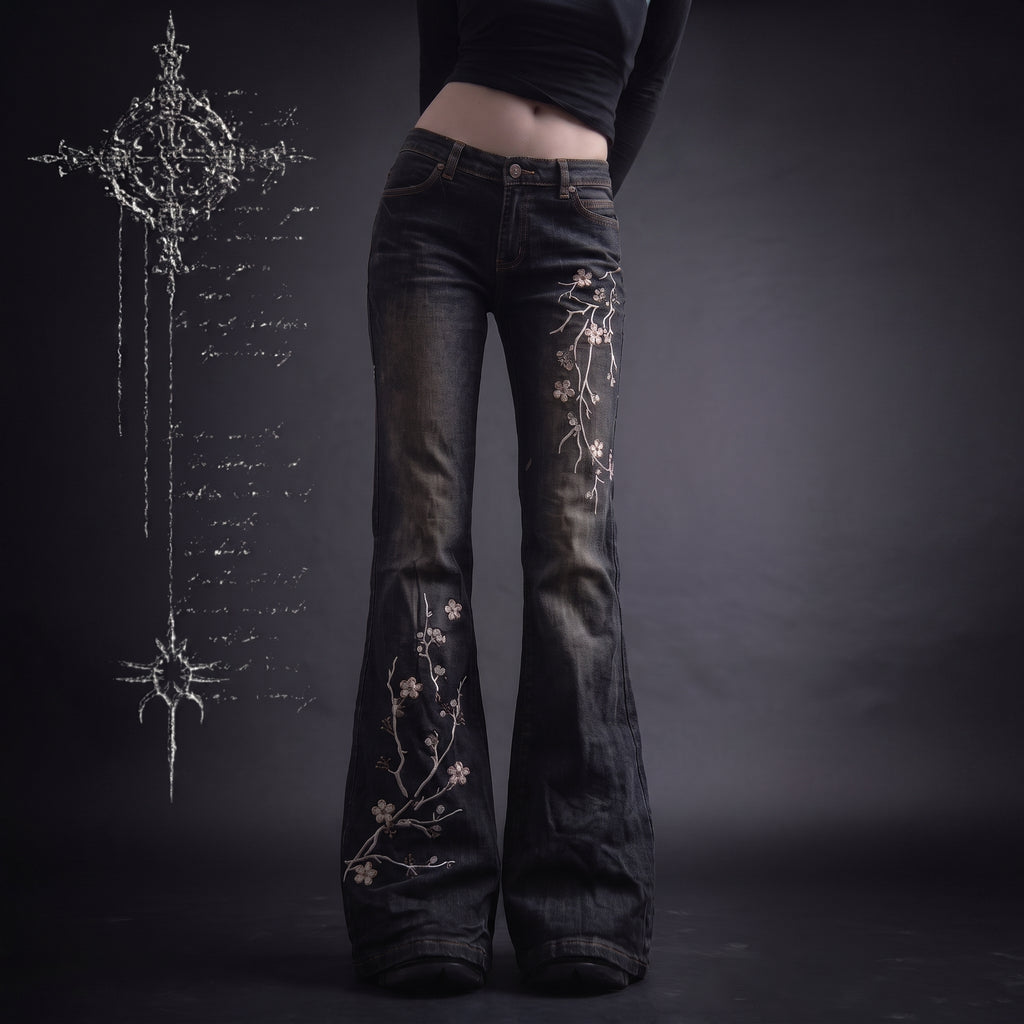 Calça Jeans Preta Flare com Bordado Floral Y2K