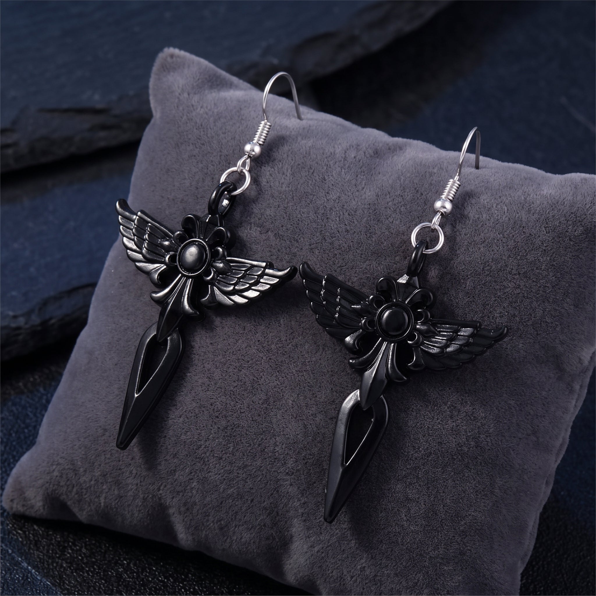 Brincos Cruz Metal Preto
