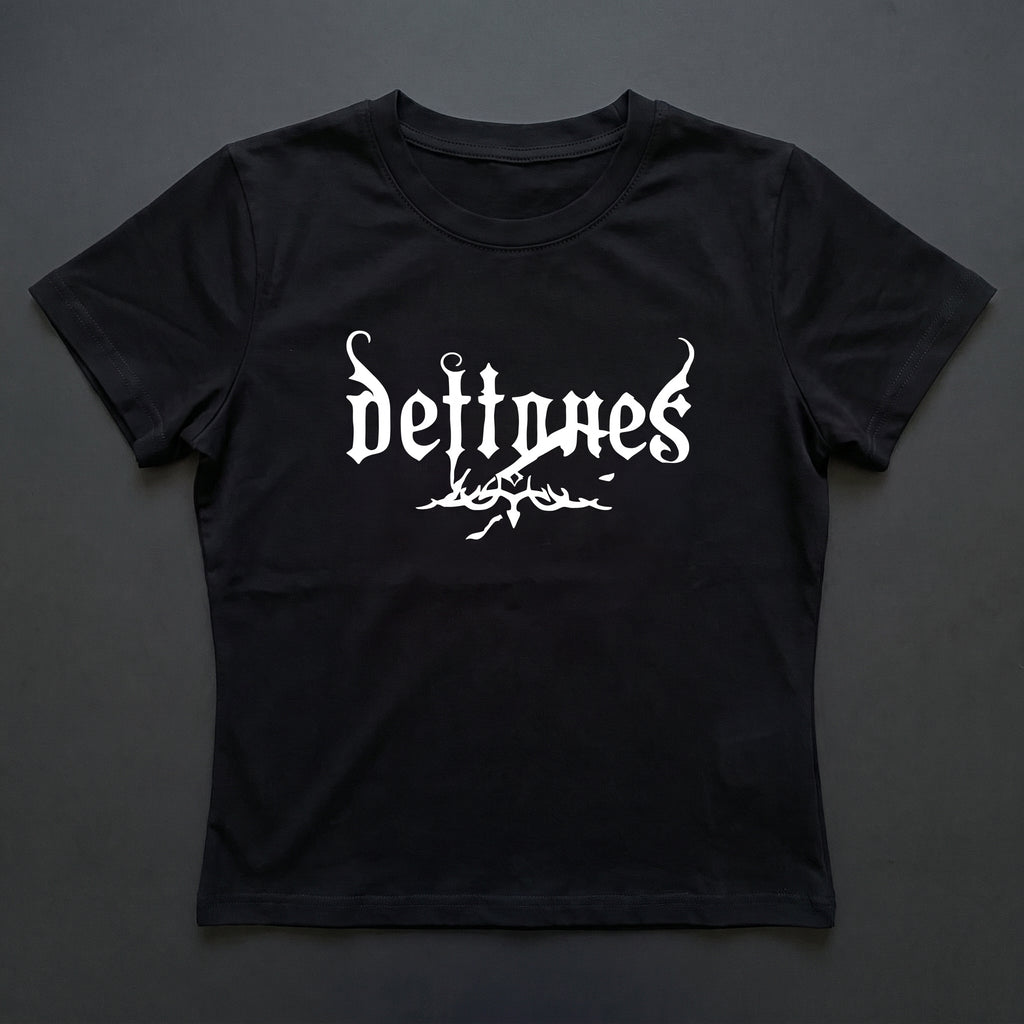 Baby Tee Estampa Banda Deftones