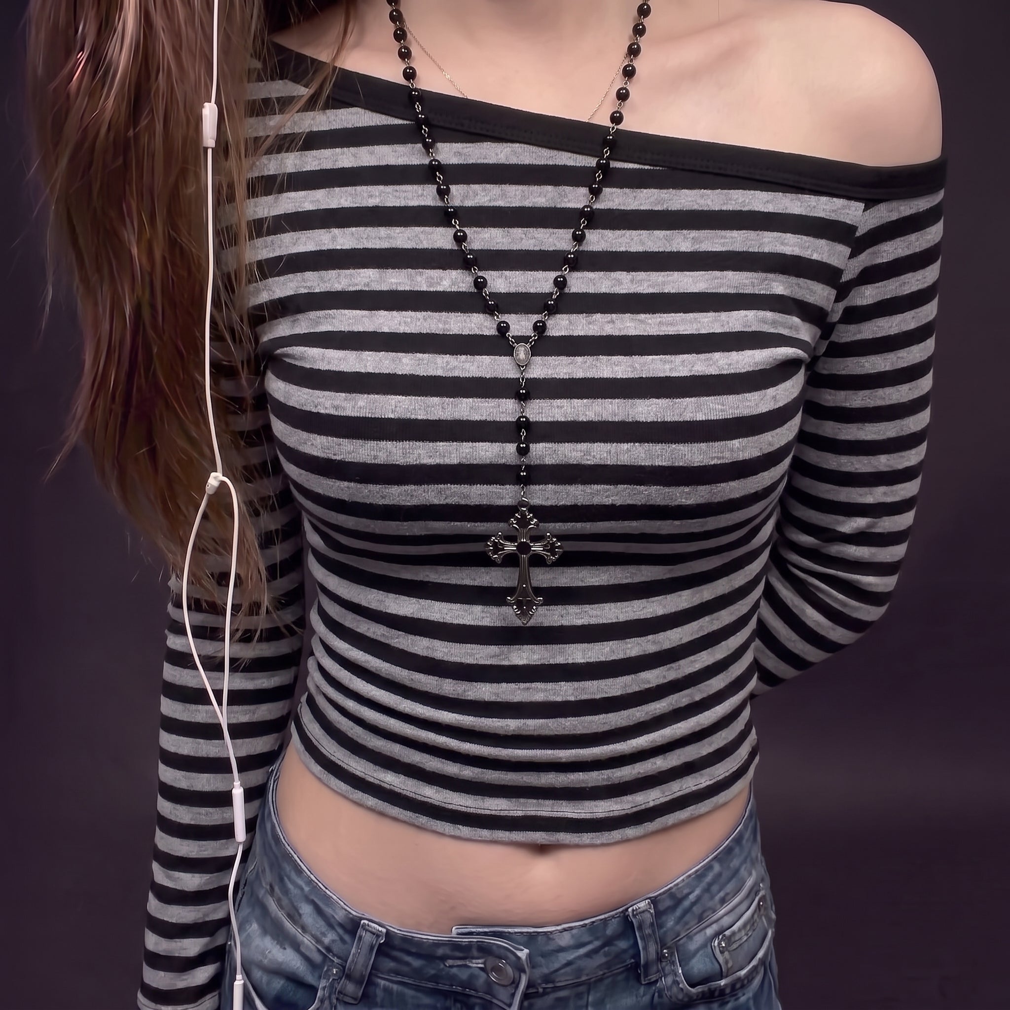 Blusa Listrada Ombro a Ombro Manga Longa