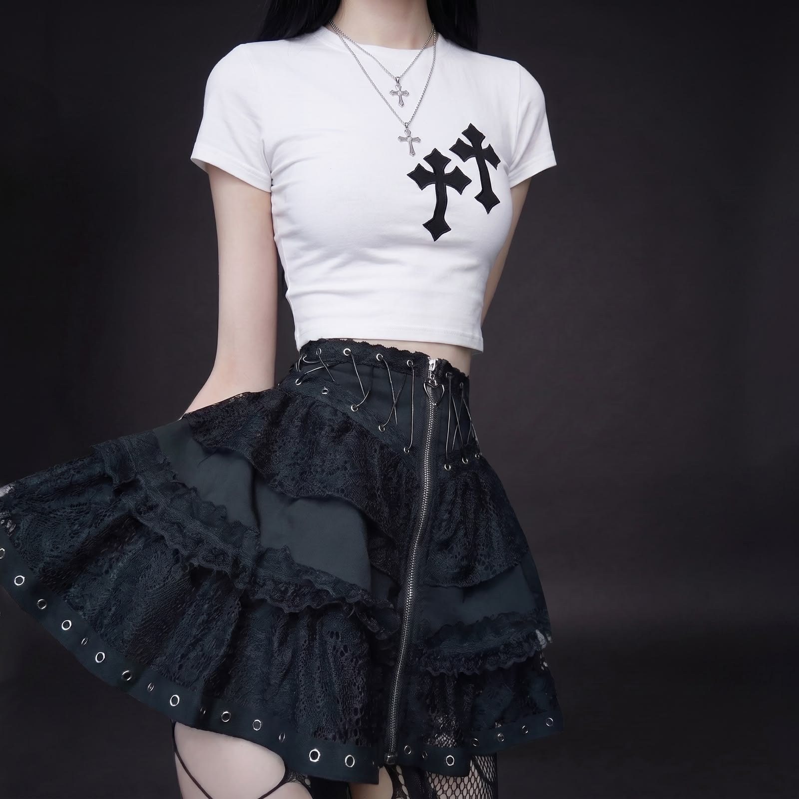 Saia Curta Punk Cintura Alta com Correntes